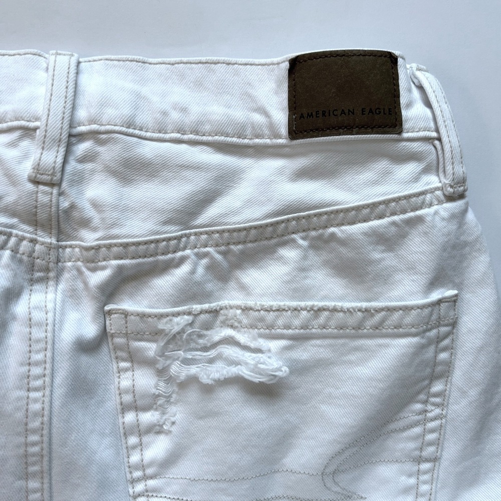American Eagle Highest Rise Baggy Straight White Distressed Jeans Size 4 Short - Picture 4 of 16